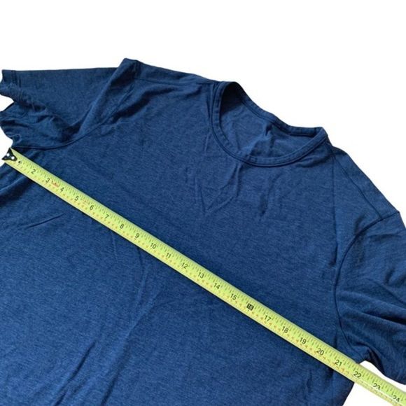 Lululemon Men's Basic T-shirt - Picture 6 of 7